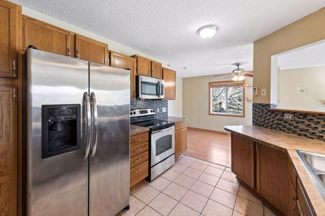 7623 Nicholas Way, Chanhassen, MN 55317