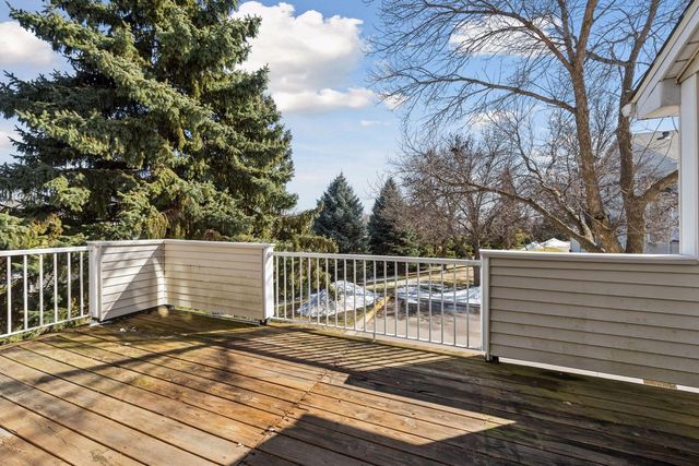 7623 Nicholas Way, Chanhassen, MN 55317