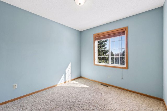 7623 Nicholas Way, Chanhassen, MN 55317