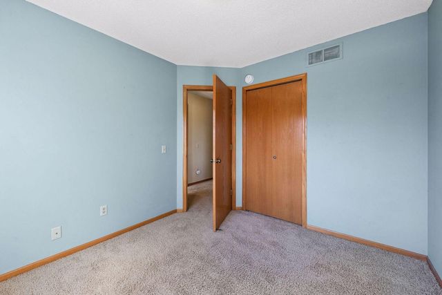 7623 Nicholas Way, Chanhassen, MN 55317