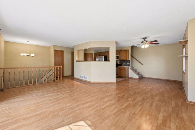 7623 Nicholas Way, Chanhassen, MN 55317