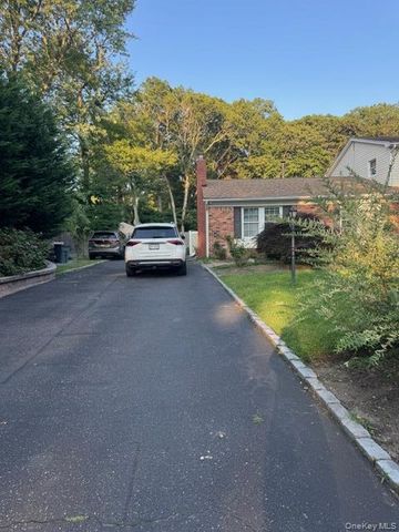 39 Burham Drive, Smithtown, NY 11787