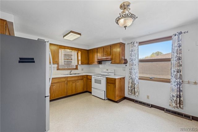 352 Seneca Place, Lancaster, NY 14086