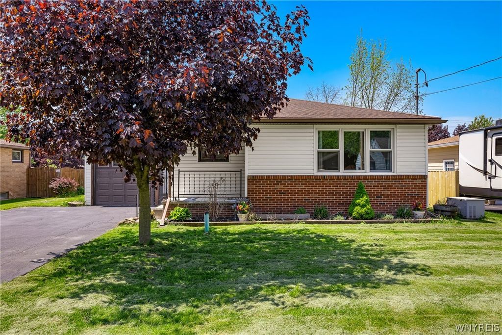 352 Seneca Place, Lancaster, NY 14086