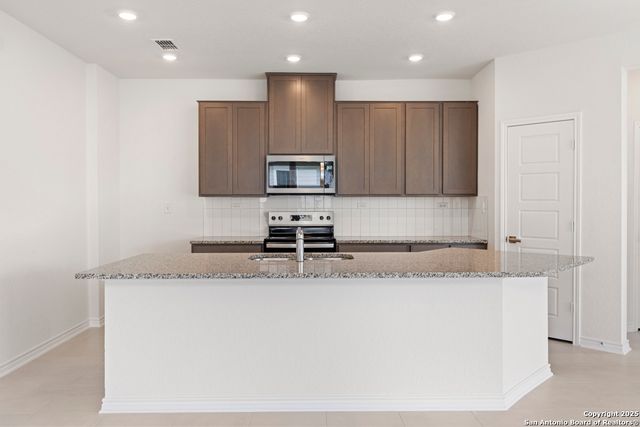 445 HORIZON PLACE, Seguin, TX 78155