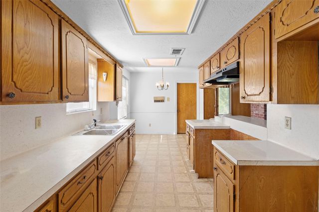 4016 State Highway 30 W, Huntsville, TX 77340