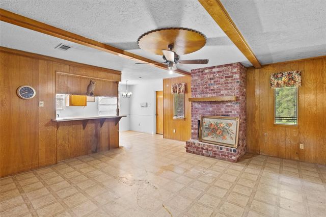 4016 State Highway 30 W, Huntsville, TX 77340