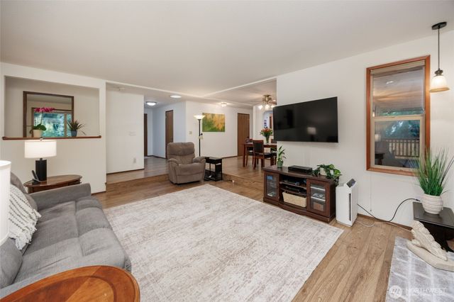 2903 168th Street SE, Bothell, WA 98012