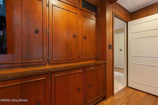 3015 Hayfield Dr, Louisville, KY 40205