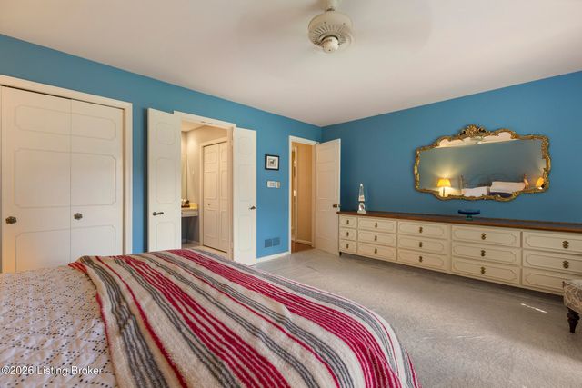 3015 Hayfield Dr, Louisville, KY 40205