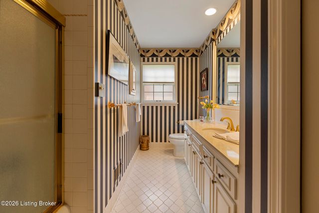 3015 Hayfield Dr, Louisville, KY 40205