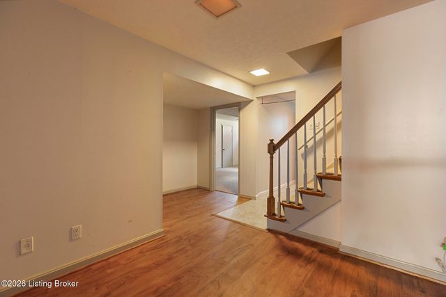 3015 Hayfield Dr, Louisville, KY 40205