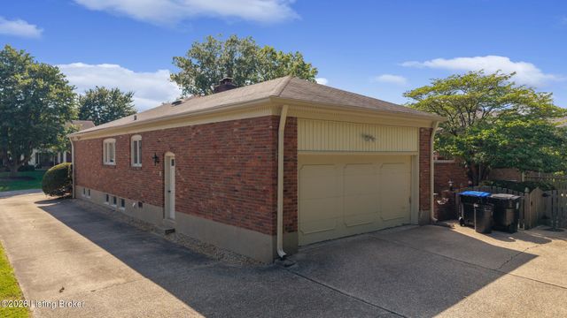 3015 Hayfield Dr, Louisville, KY 40205