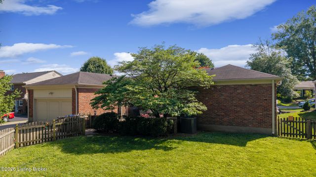 3015 Hayfield Dr, Louisville, KY 40205