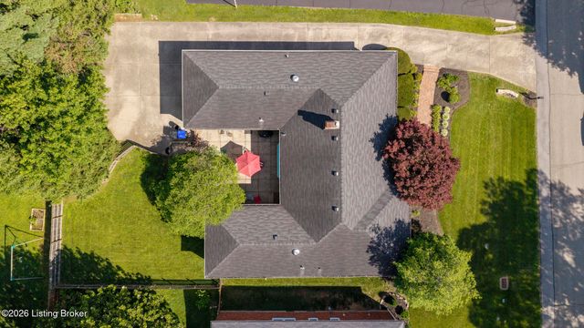 3015 Hayfield Dr, Louisville, KY 40205