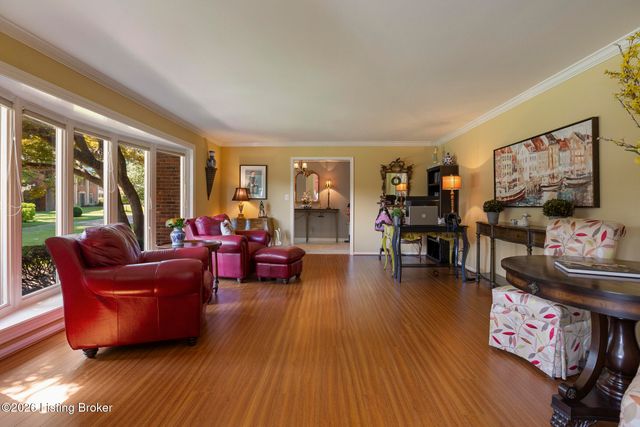 3015 Hayfield Dr, Louisville, KY 40205