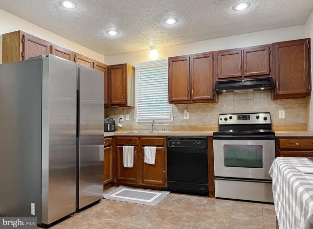 39122 COONEY NECK RD, Mechanicsville, MD 20659