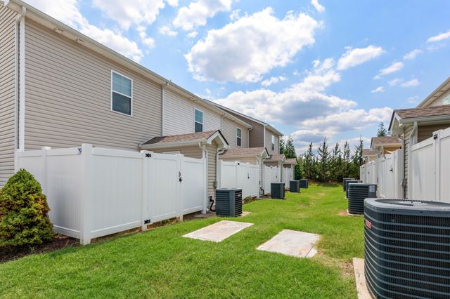 2353 Date Dr, Murfreesboro, TN 37130