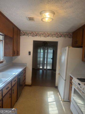 2031 Battlement Lane, Riverdale, GA 30296