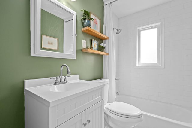 4835 HUMMINGBIRD LN, Memphis, TN 38117