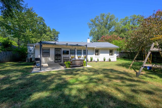 4835 HUMMINGBIRD LN, Memphis, TN 38117