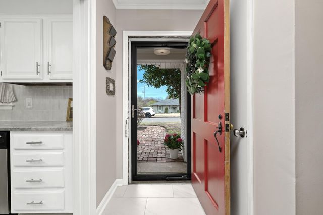 4835 HUMMINGBIRD LN, Memphis, TN 38117