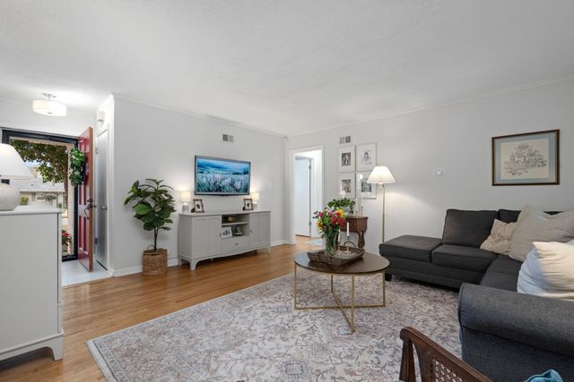 4835 HUMMINGBIRD LN, Memphis, TN 38117