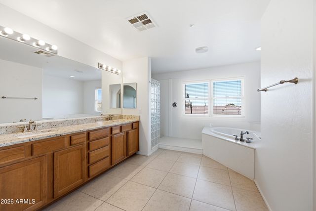 3691 E LESLIE Drive, Gilbert, AZ 85296