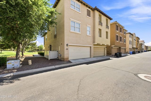 3691 E LESLIE Drive, Gilbert, AZ 85296