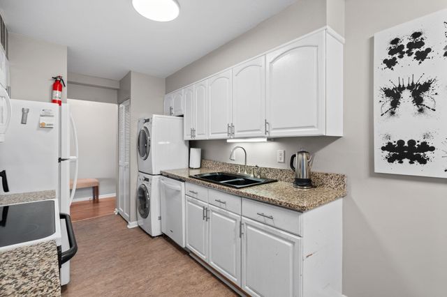 400 20th Ave N Apt 606, Myrtle Beach, SC 29577