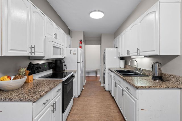 400 20th Ave N Apt 606, Myrtle Beach, SC 29577