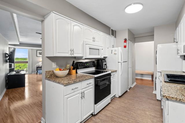 400 20th Ave N Apt 606, Myrtle Beach, SC 29577