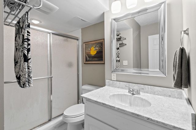400 20th Ave N Apt 606, Myrtle Beach, SC 29577