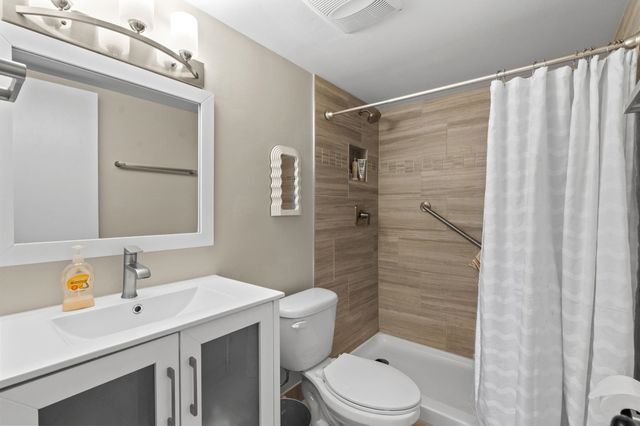 400 20th Ave N Apt 606, Myrtle Beach, SC 29577