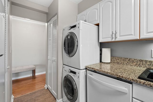 400 20th Ave N Apt 606, Myrtle Beach, SC 29577