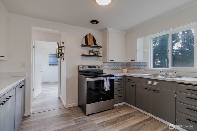 306 122nd St S, Tacoma, WA 98444