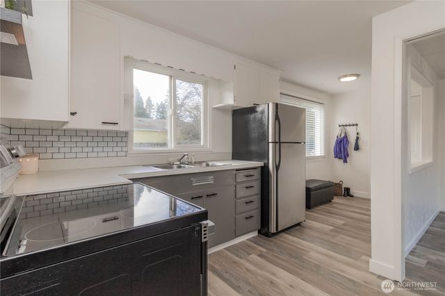 306 122nd St S, Tacoma, WA 98444