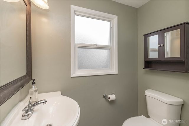 306 122nd St S, Tacoma, WA 98444