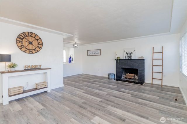 306 122nd St S, Tacoma, WA 98444