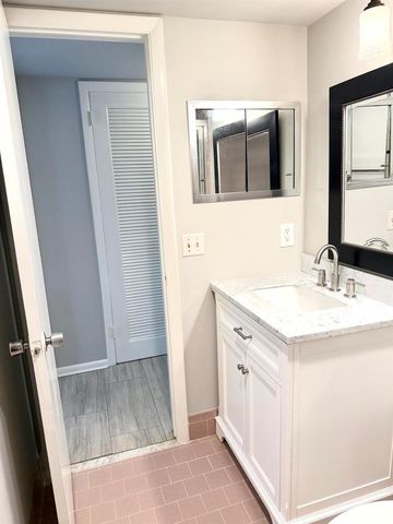 162 Windsor H, West Palm Beach, FL 33417