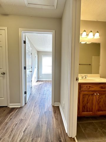 300 Condor Ct Apt A, Clarksville, TN 37042