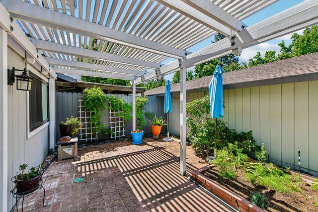 7913 Rocky Point Ct, Citrus Heights, CA 95610