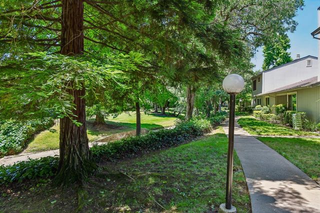 7913 Rocky Point Ct, Citrus Heights, CA 95610