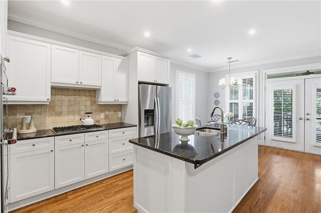 1085 Davis Circle NW R, Atlanta, GA 30318