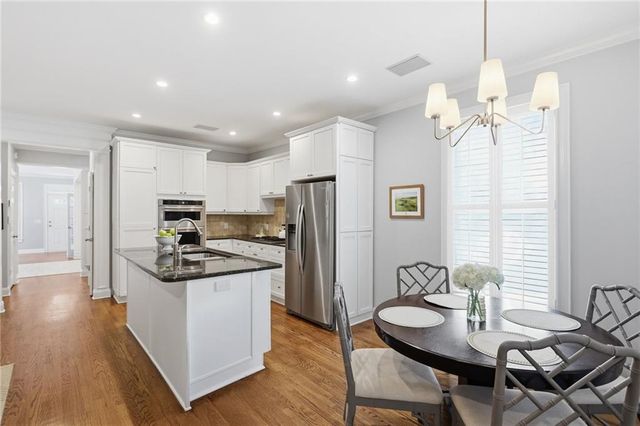 1085 Davis Circle NW R, Atlanta, GA 30318