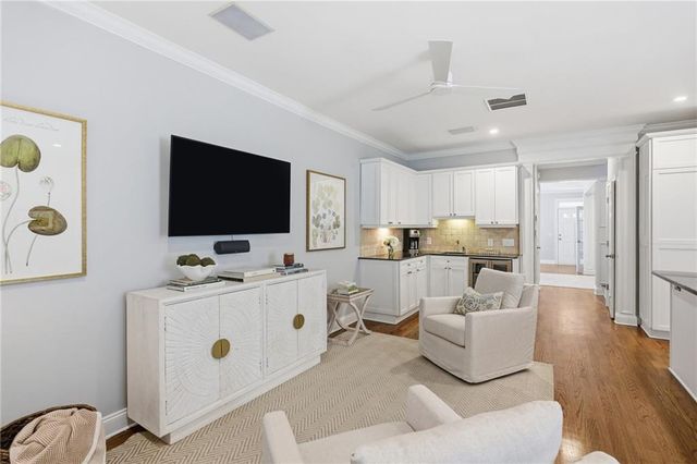 1085 Davis Circle NW R, Atlanta, GA 30318