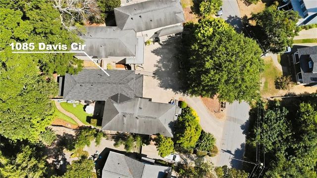 1085 Davis Circle NW R, Atlanta, GA 30318