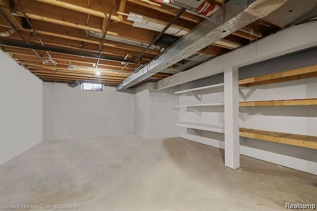 716 S Milford Road, Milford, MI 48381