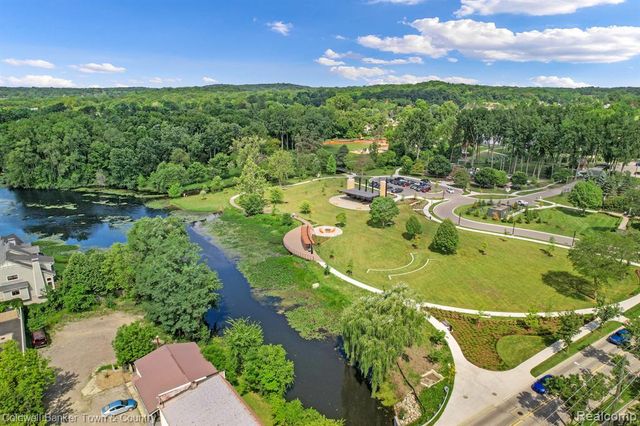 716 S Milford Road, Milford, MI 48381