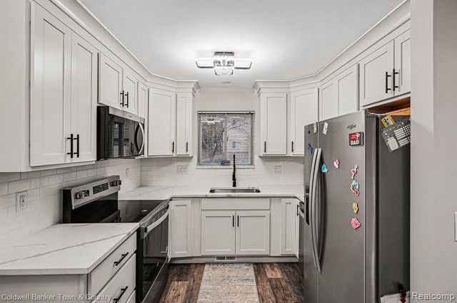 716 S Milford Road, Milford, MI 48381